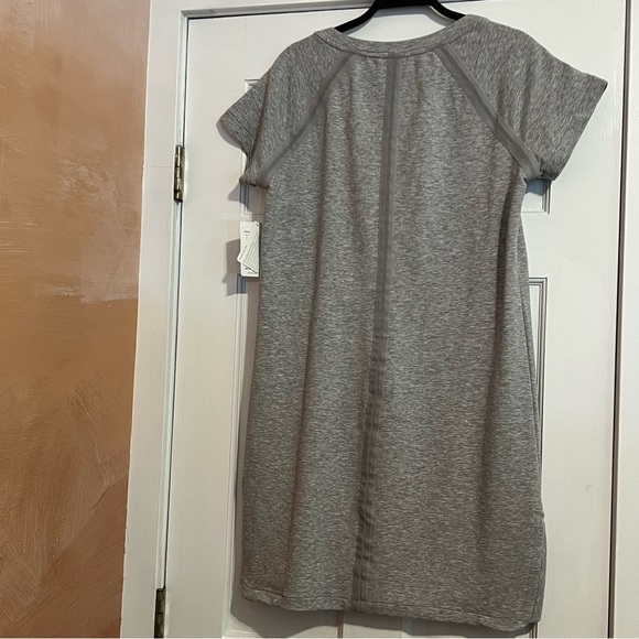 #126 ATHLETA PACER DRESS HEATHER GREY LARGE NWT - Picture 2 of 6